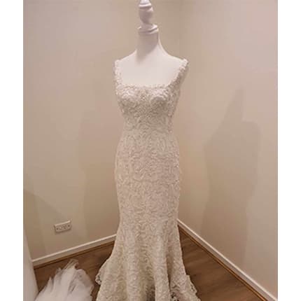 Silver female mannequin